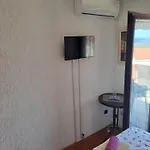 Romansa 招待所 2*