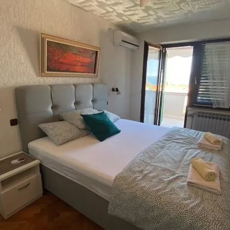 Romansa בית הארחה