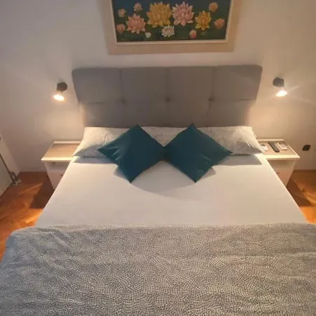 Romansa בית הארחה