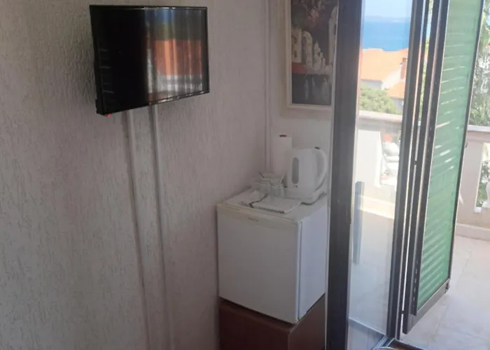 Romansa Πανσιόν Ζαντάρ